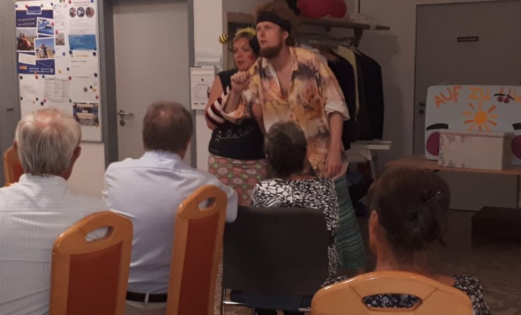 Schau mal, da sitzt wer!